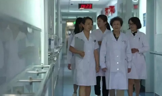 Senior TCM Expert Promotes Women's Health for Five Decades in Beijing