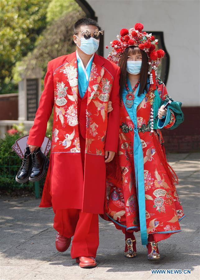 People in Wuhan restart wedding preparations as coronavirus outbreak wanes CHINA-HUBEI-WUHAN-WEDDING SERVICES-RESUMPTION (CN)
