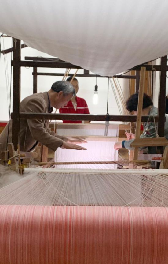 薄如蝉翼轻若烟的素纱单衣古代丝织业的奇迹